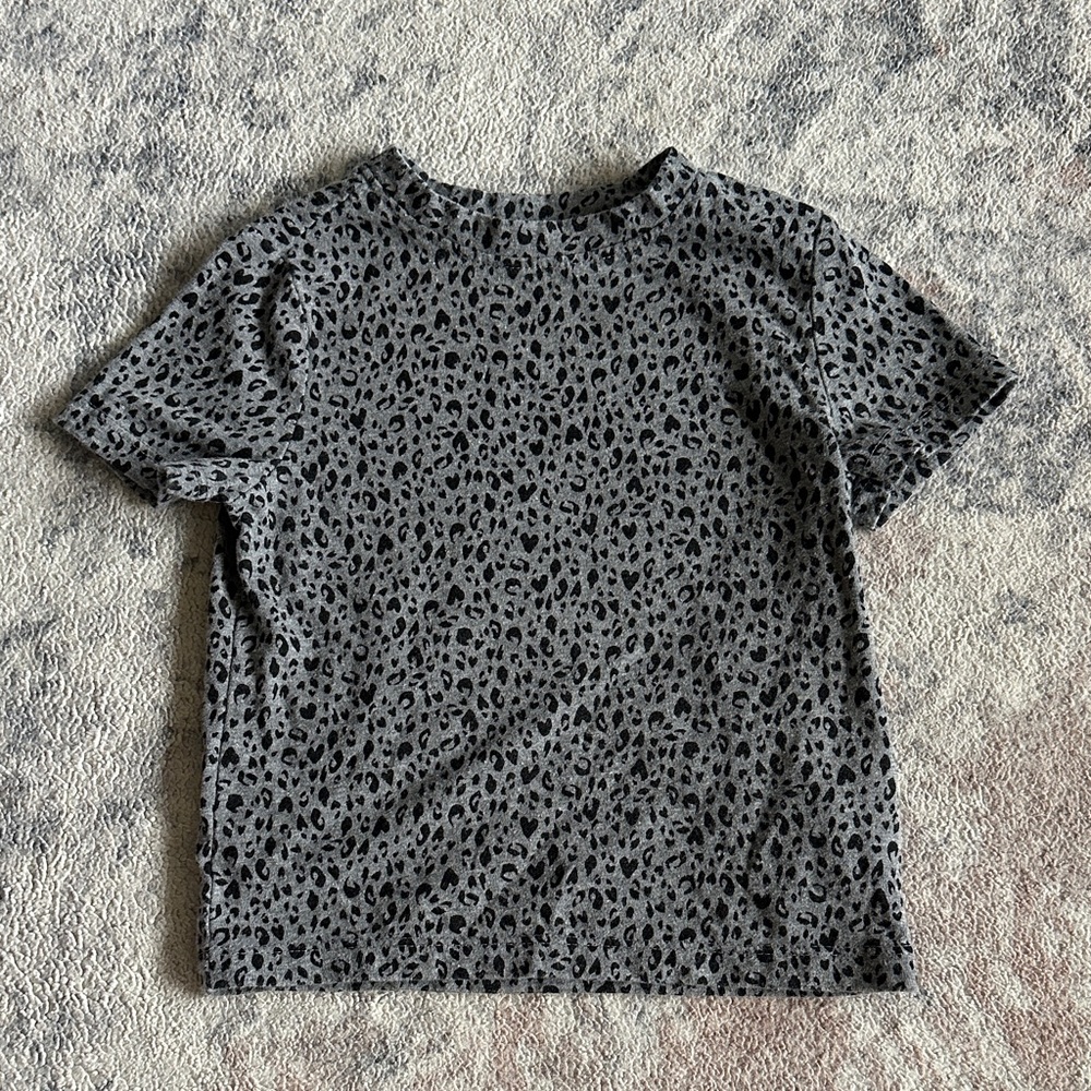 Gray Leopard t shirt